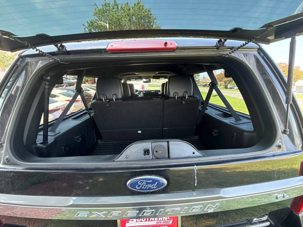 Used 2017 Ford Expedition EL Limited RWD image 5