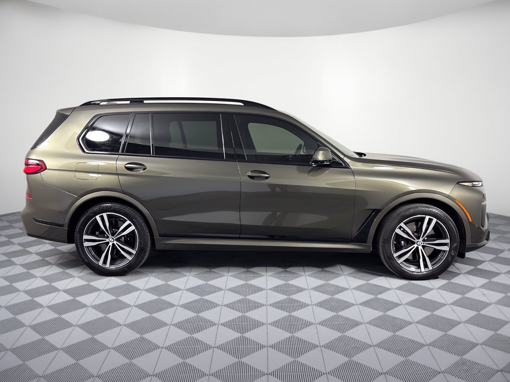 Used 2024 BMW X7 xDrive40i w/ M Sport Package AWD/4WD image 8