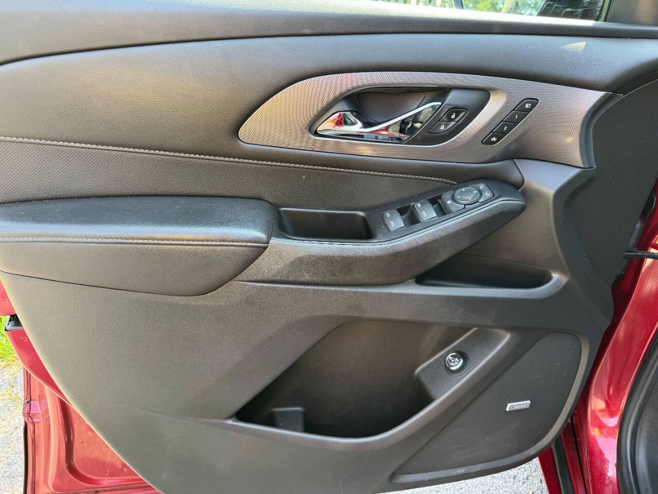 Used 2019 Chevrolet Traverse Premier w/ LPO, Floor Liner Package AWD/4WD image 37