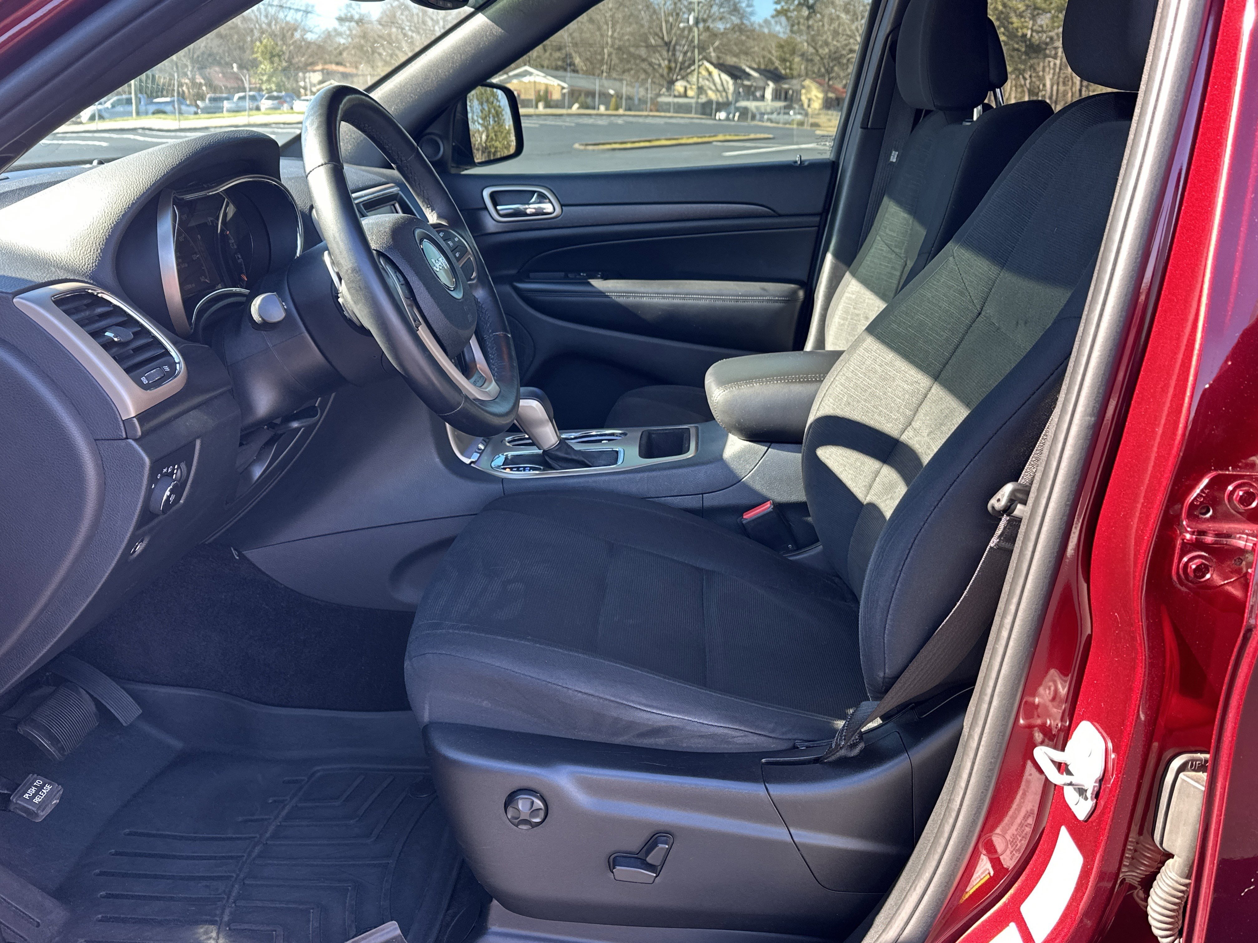 Used 2017 Jeep Grand Cherokee Laredo w/ Quick Order Package 23E image 9