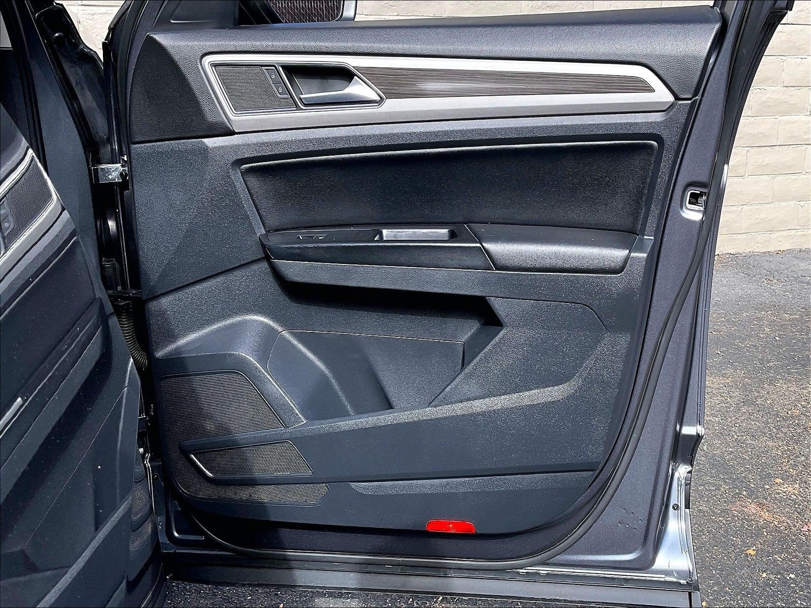 Used 2019 Volkswagen Atlas SE w/ Panoramic Sunroof Package AWD/4WD image 23