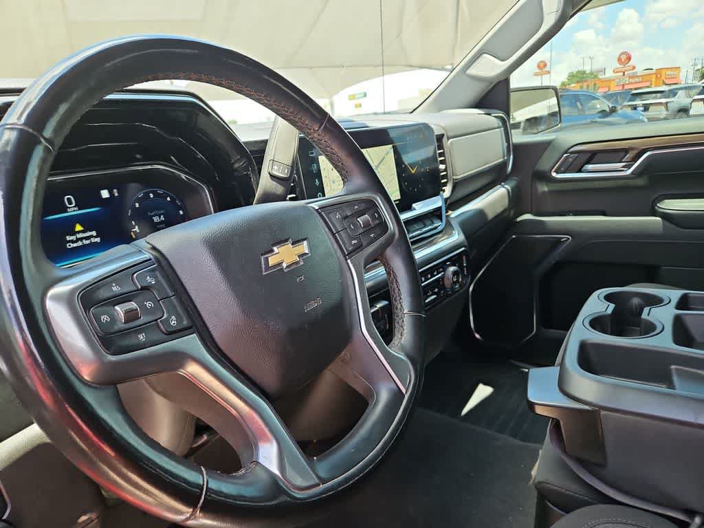 Used 2023 Chevrolet Silverado 1500 LT w/ Z71 Off-Road Package AWD/4WD image 10