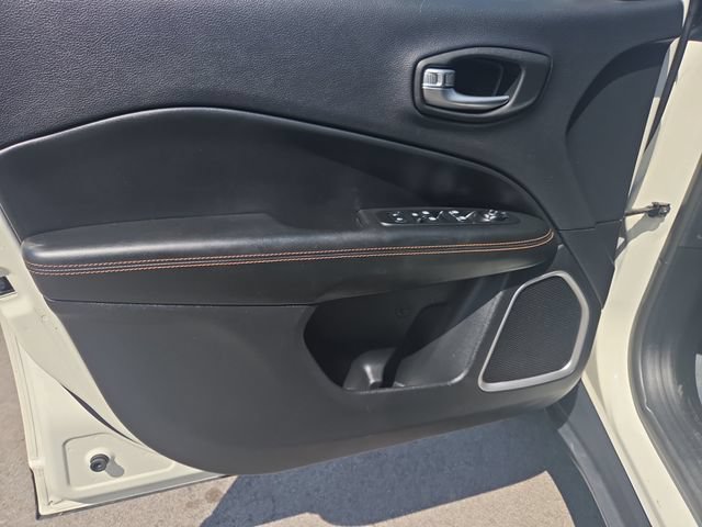 Used 2018 Jeep Compass Limited w/ Navigation Group AWD/4WD image 12