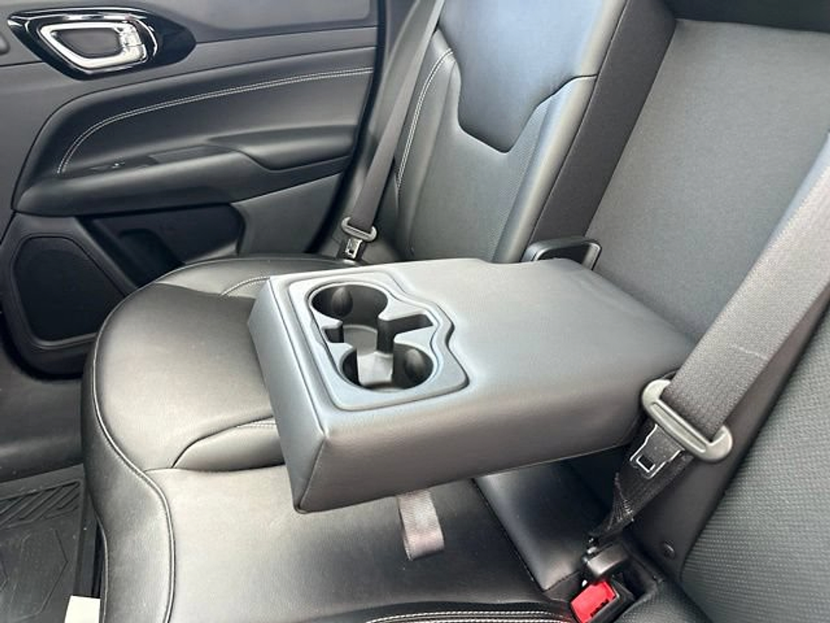 Used 2022 Jeep Compass High Altitude AWD/4WD image 18