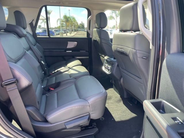 New 2025 Ford Expedition Active image 28