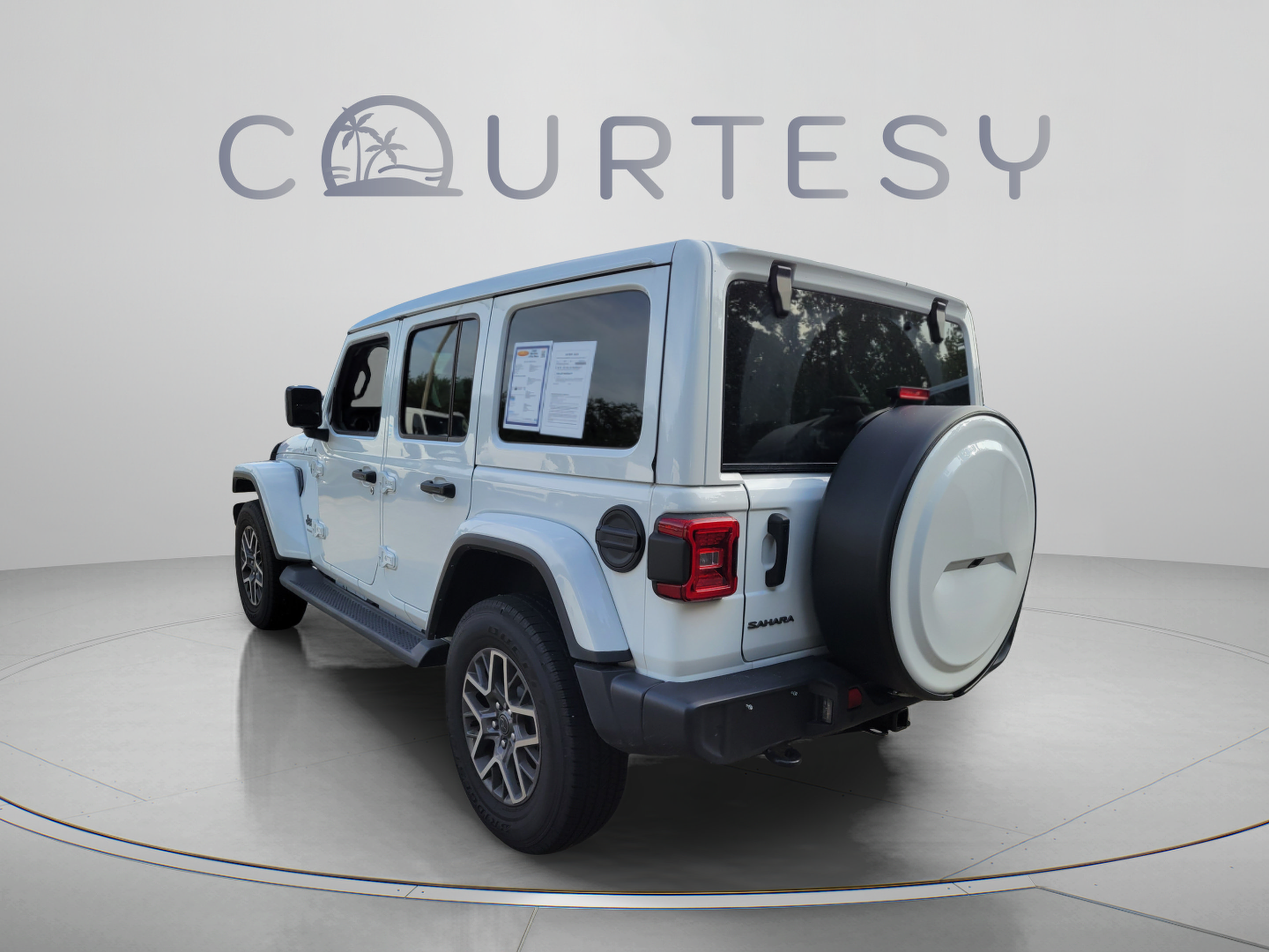 Used 2026 Jeep Wrangler Unlimited Sahara AWD/4WD image 2