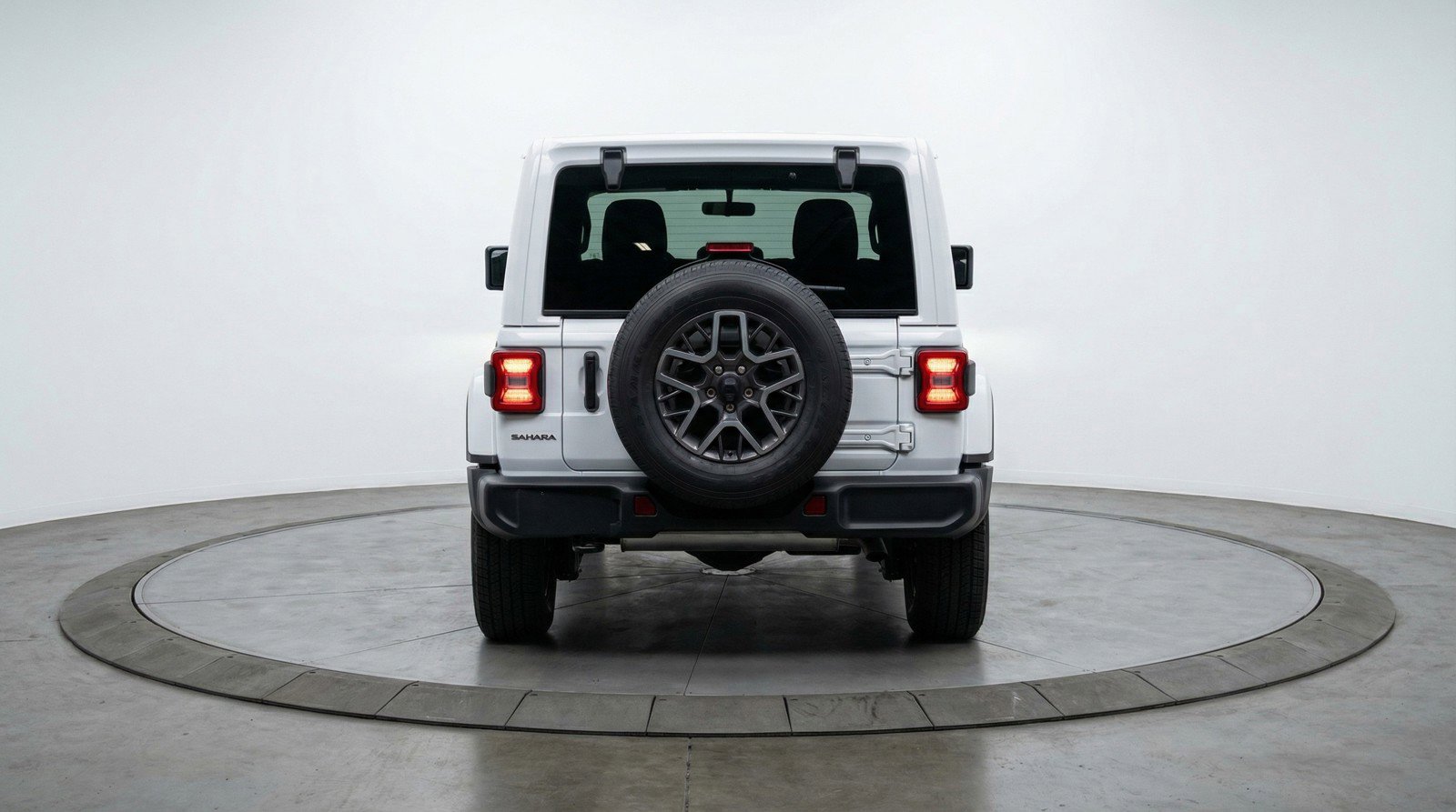 Used 2025 Jeep Wrangler Sahara AWD/4WD image 7