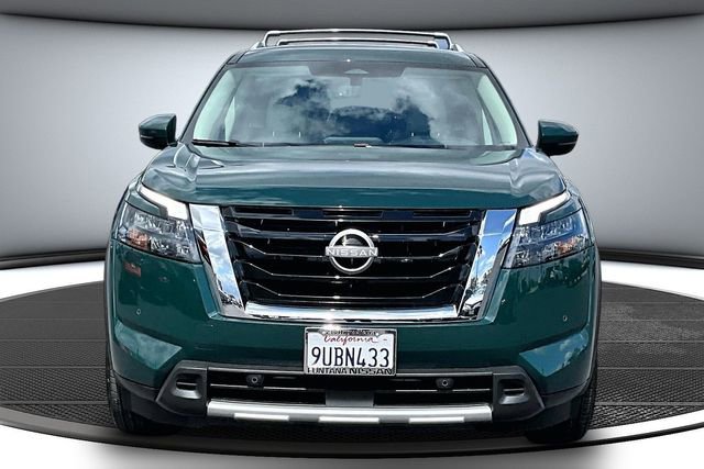 Certified 2025 Nissan Pathfinder SL FWD image 2