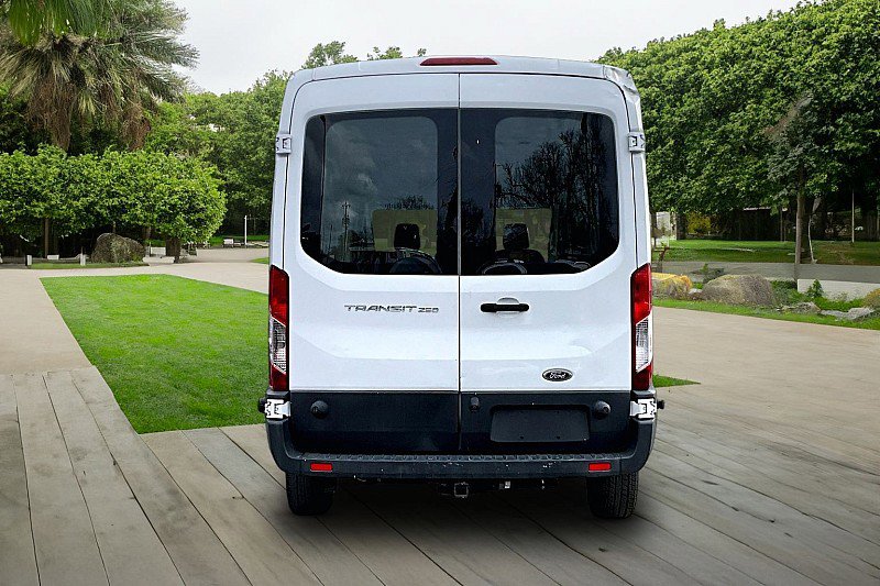 Used 2017 Ford Transit 250 148 Medium Roof image 4