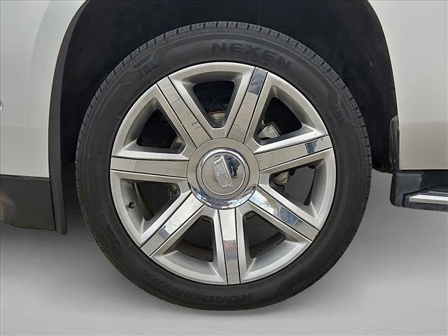 Used 2019 Cadillac Escalade Luxury AWD/4WD image 25