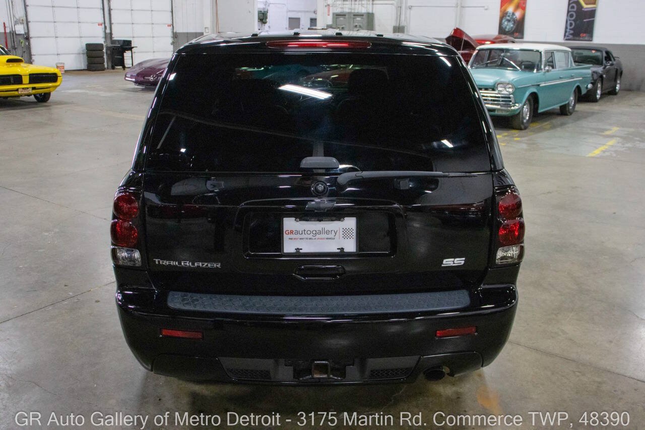 Used 2008 Chevrolet TrailBlazer SS w/ Sun And 6-Disc Cd Package AWD/4WD image 5