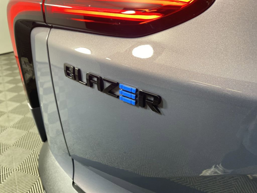 New 2026 Chevrolet Blazer EV LT image 30