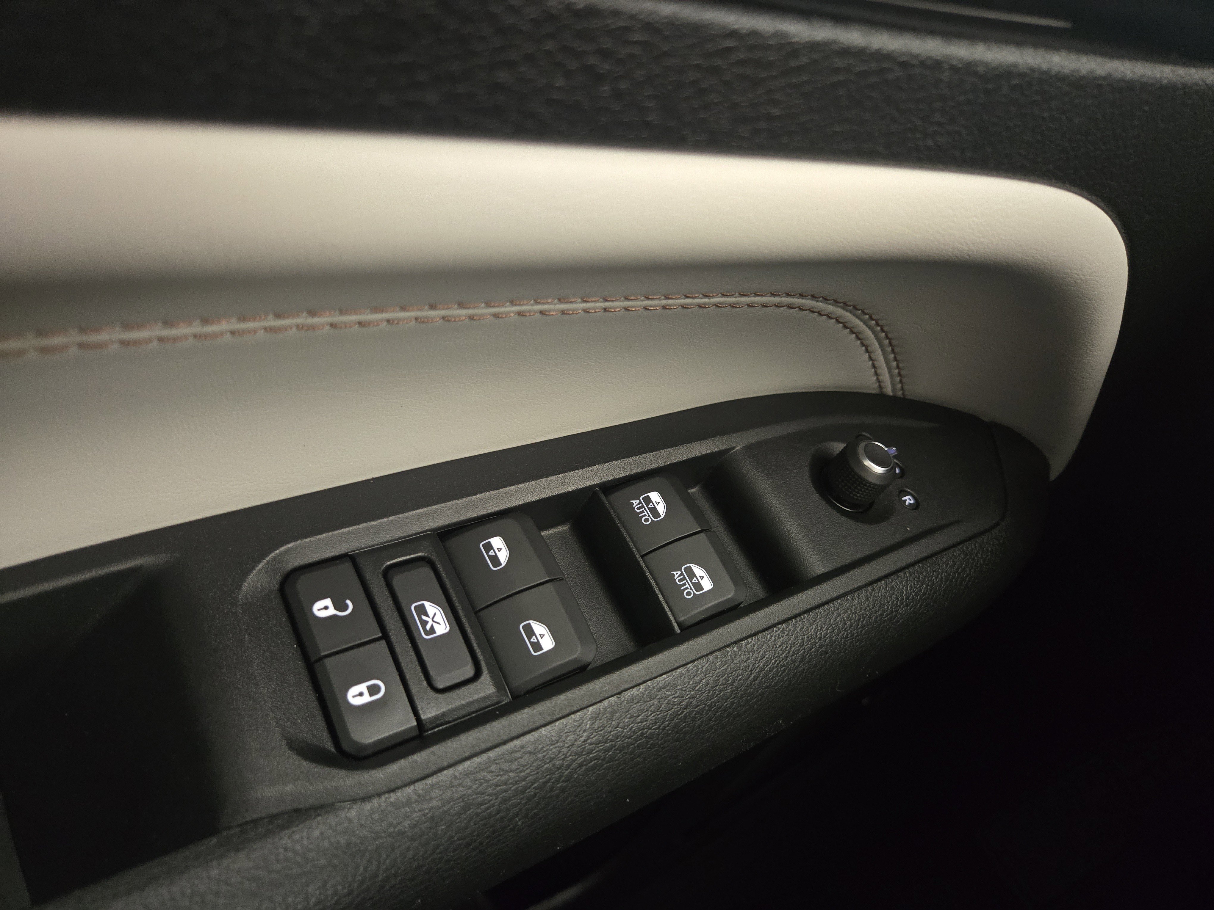 Used 2022 Jeep Compass Limited image 29