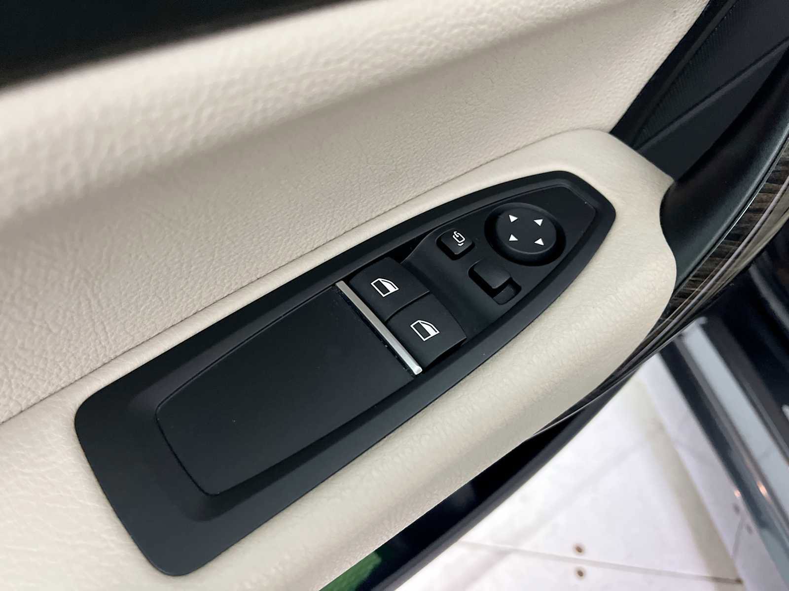 Used 2020 BMW 230i Coupe w/ Premium Package image 21