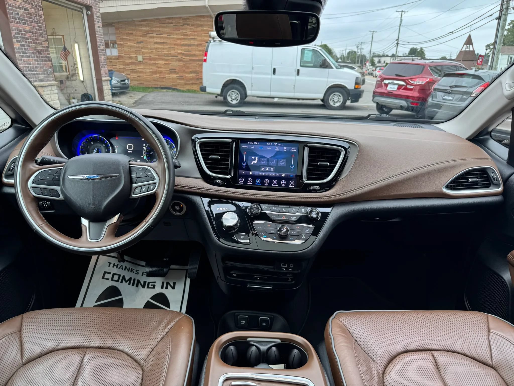 Used 2018 Chrysler Pacifica Limited w/ Tire & Wheel Group FWD image 50