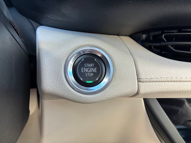 Used 2022 Buick Envision Essence w/ Technology Package I AWD/4WD image 30