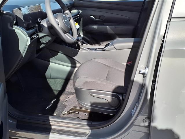 New 2026 Hyundai Tucson SE image 16