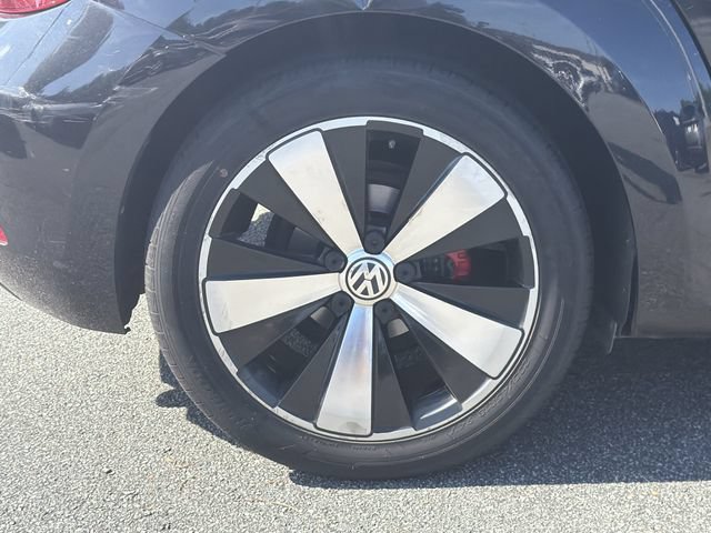 Used 2013 Volkswagen Beetle 2.0T FWD image 17