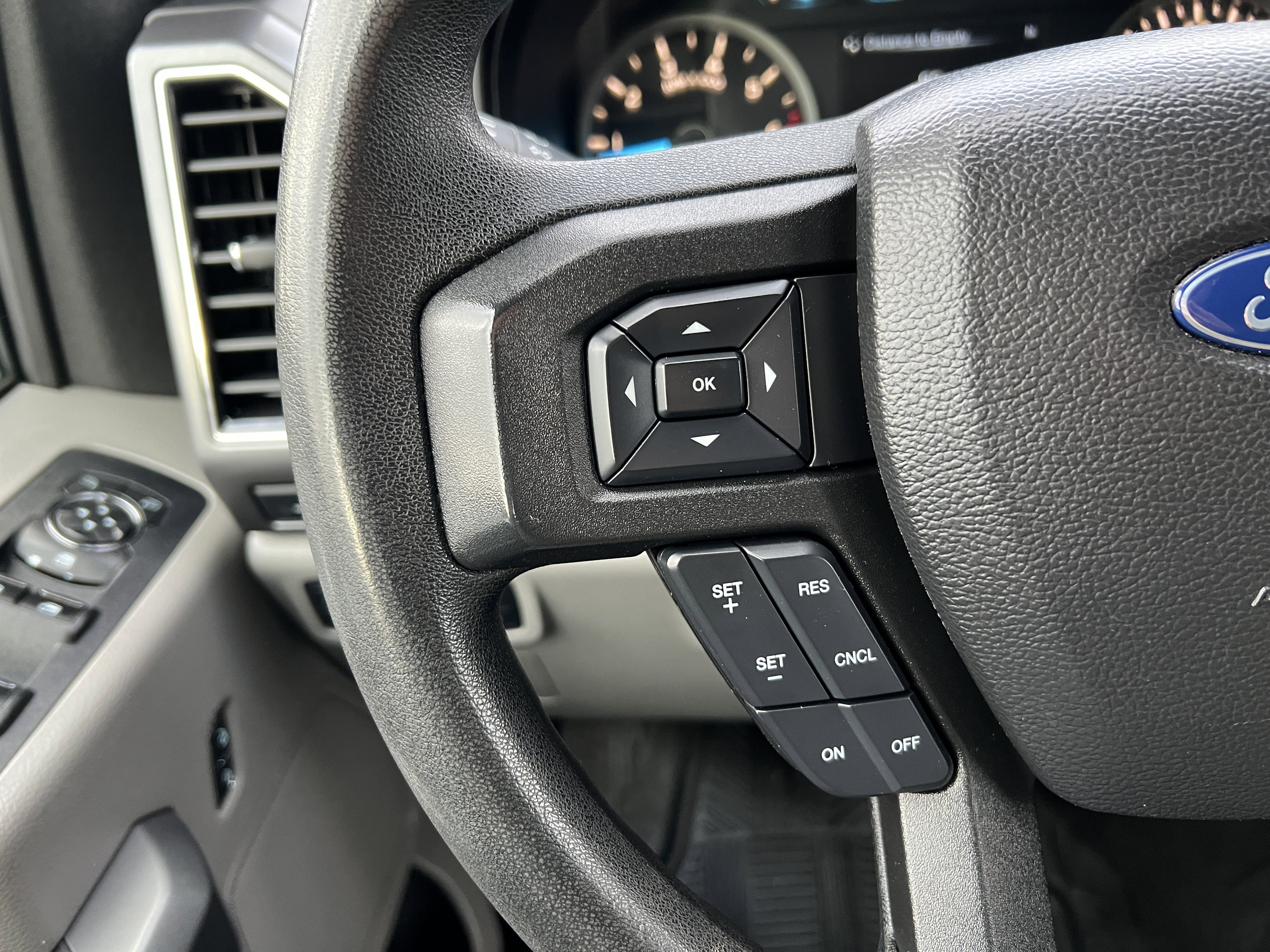 Used 2018 Ford F150 XLT w/ Max Trailer Tow Package image 23