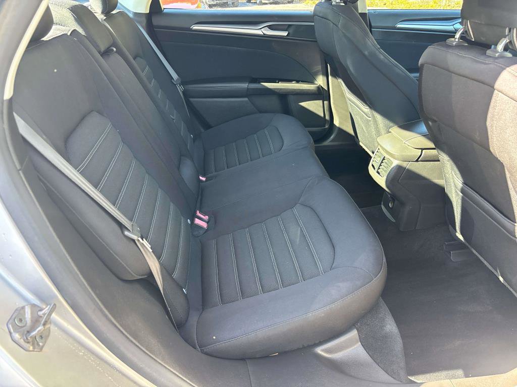 Used 2014 Ford Fusion SE image 12