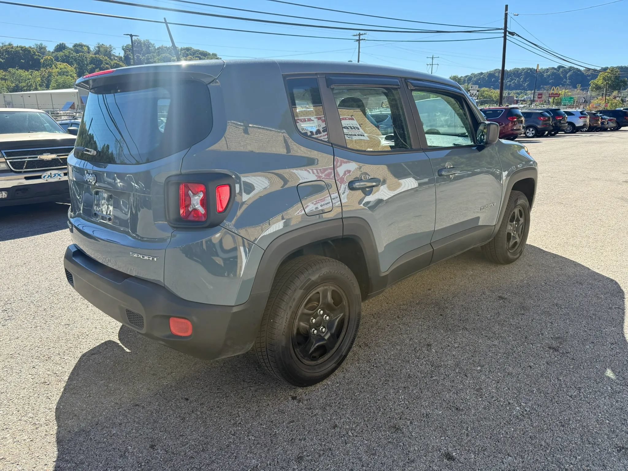 Used 2017 Jeep Renegade Sport w/ Power & Air Group AWD/4WD image 7