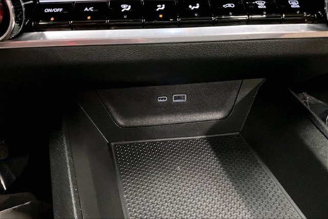 Used 2025 Chevrolet Equinox ACTIV w/ Convenience Package III FWD image 31