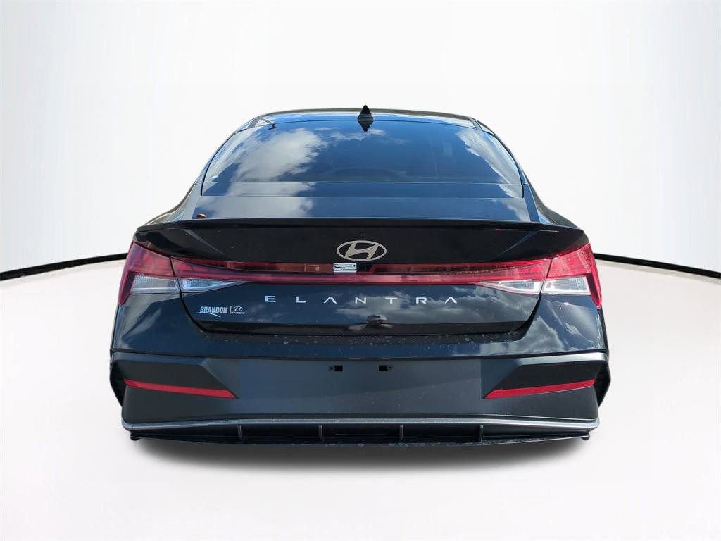 New 2026 Hyundai Elantra SEL Sport image 6