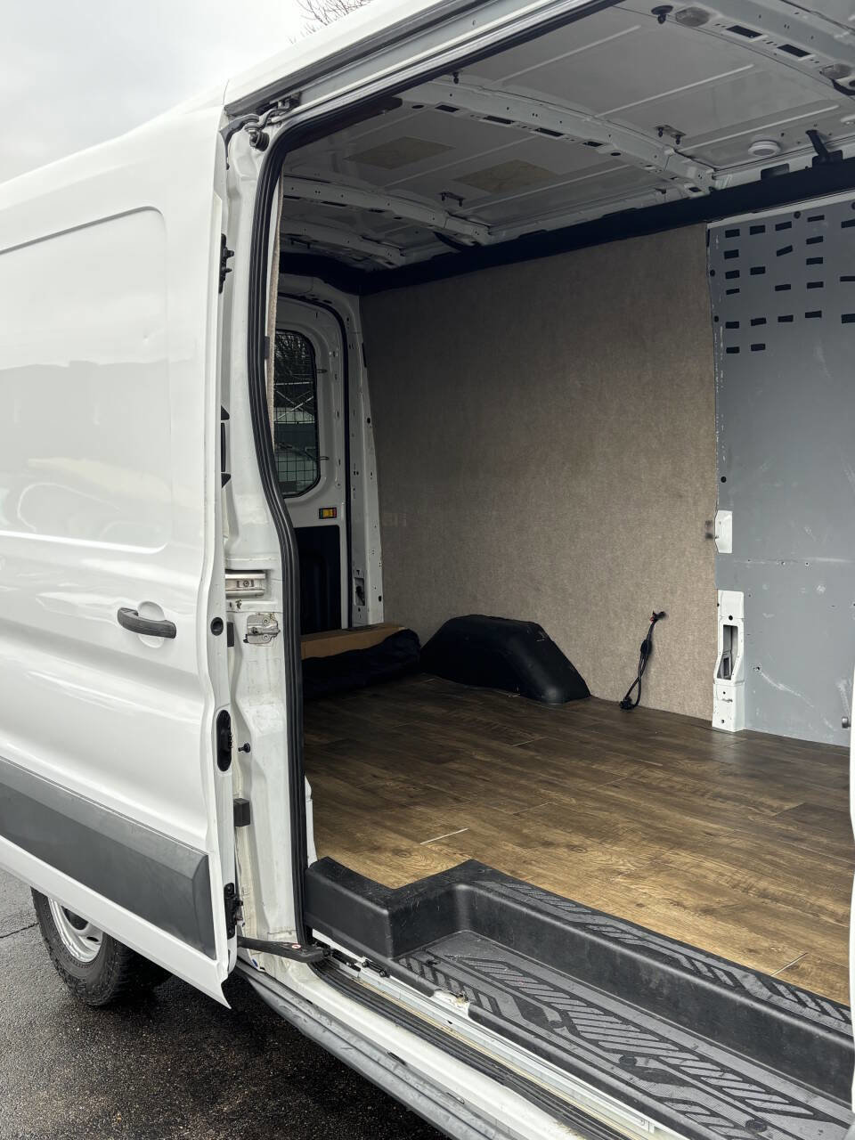 Used 2015 Ford Transit 150 148 Medium Roof image 14