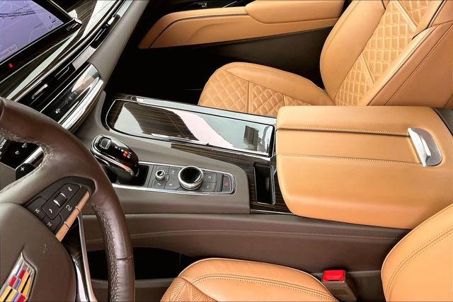 Used 2023 Cadillac Escalade Premium Luxury w/ Performance Package image 13