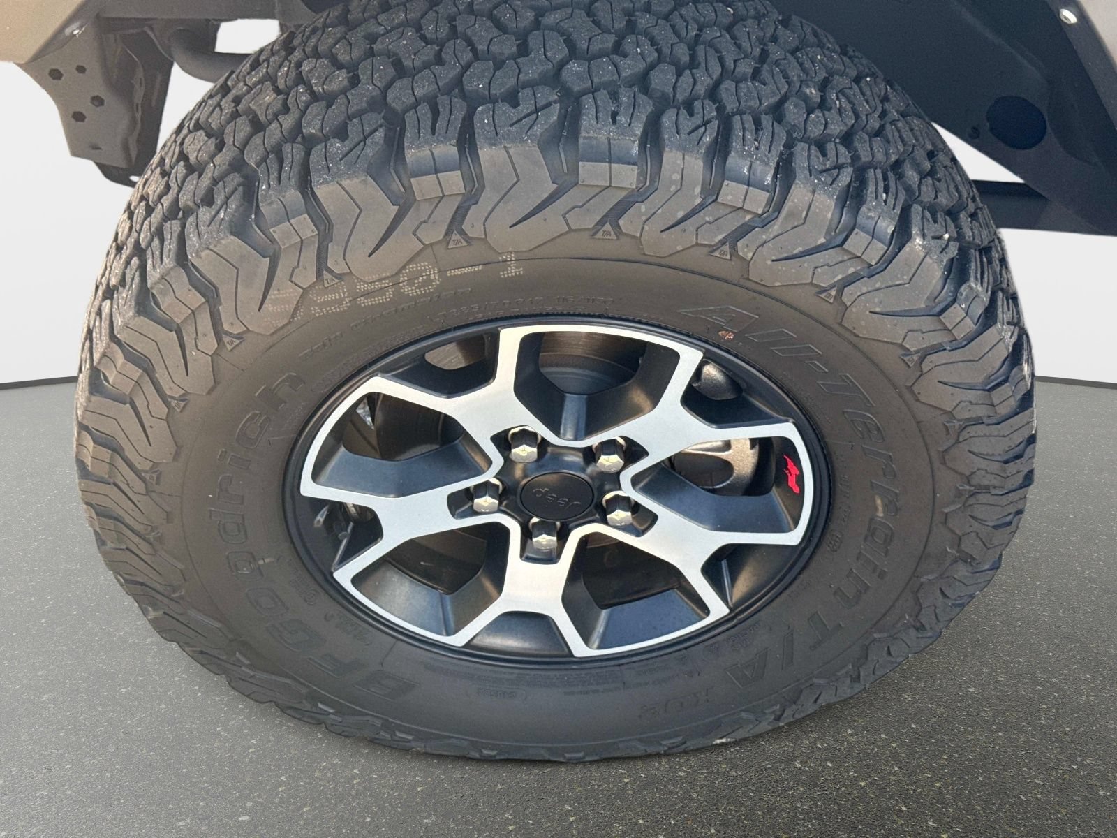 Used 2023 Jeep Wrangler Unlimited Rubicon AWD/4WD image 11