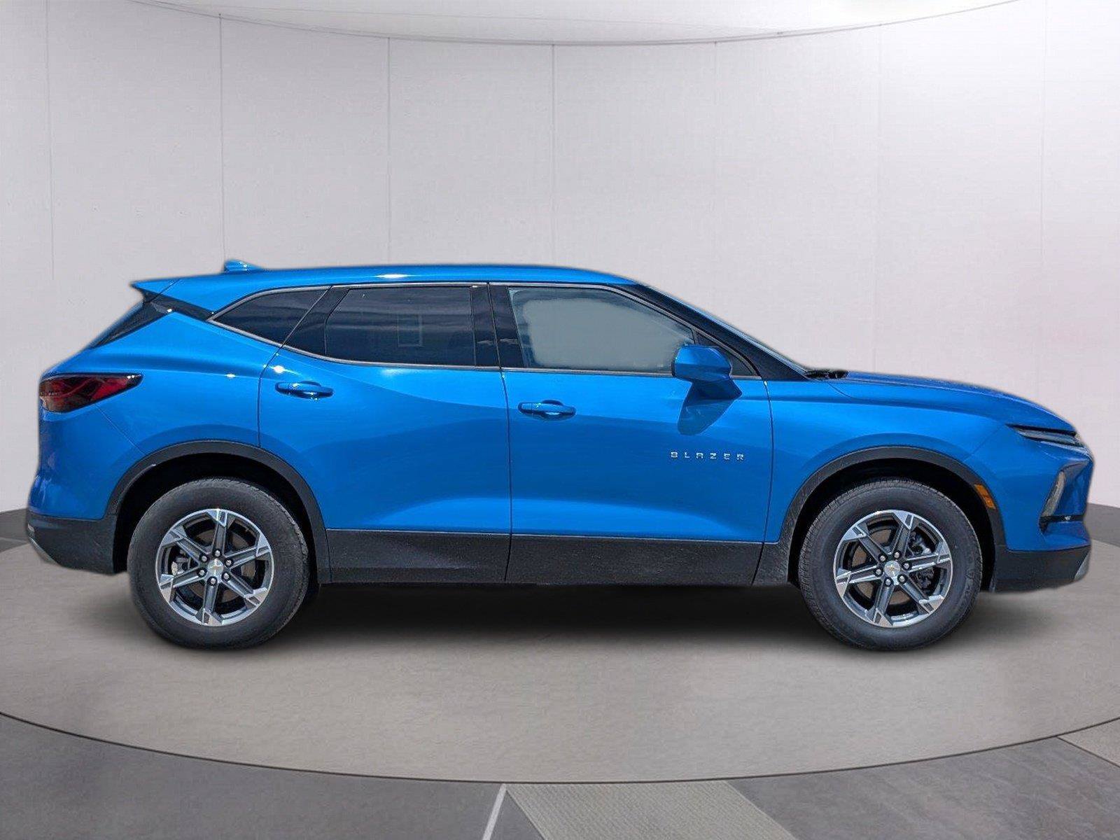 Used 2025 Chevrolet Blazer LT AWD/4WD image 8