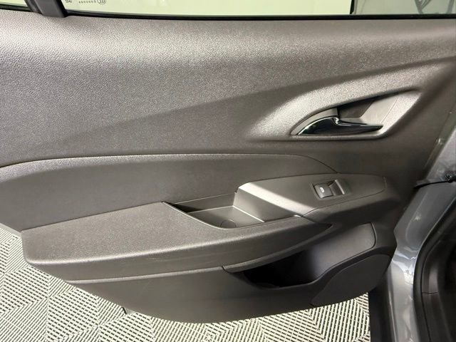 Used 2025 Chevrolet Trax LT w/ LT Convenience Package image 33