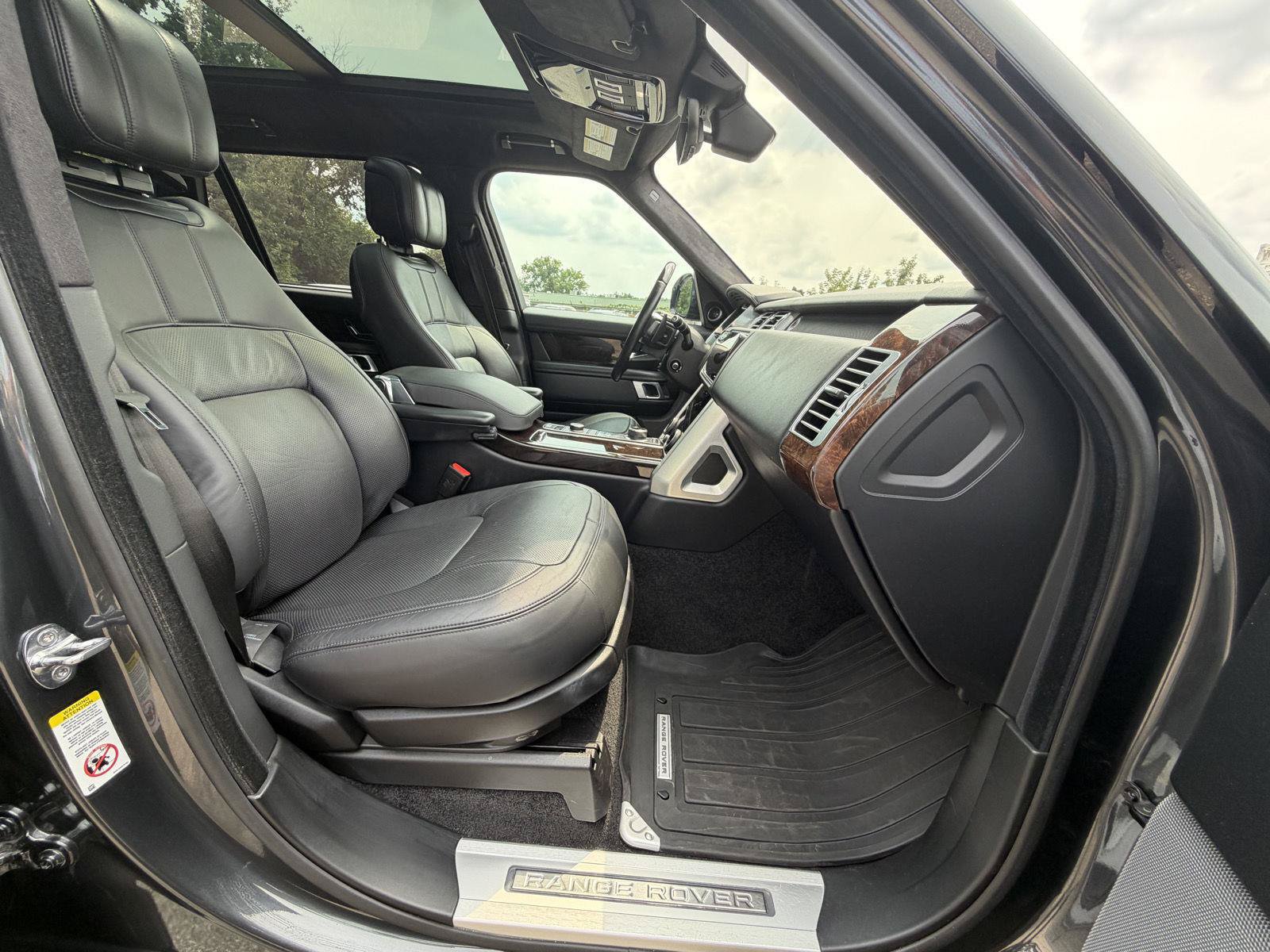 Used 2019 Land Rover Range Rover Long Wheelbase Supercharged AWD/4WD image 37