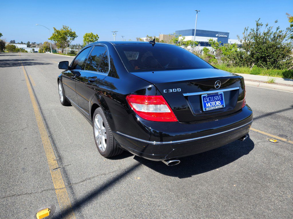 Used 2009 Mercedes-Benz C 300 Sedan image 6