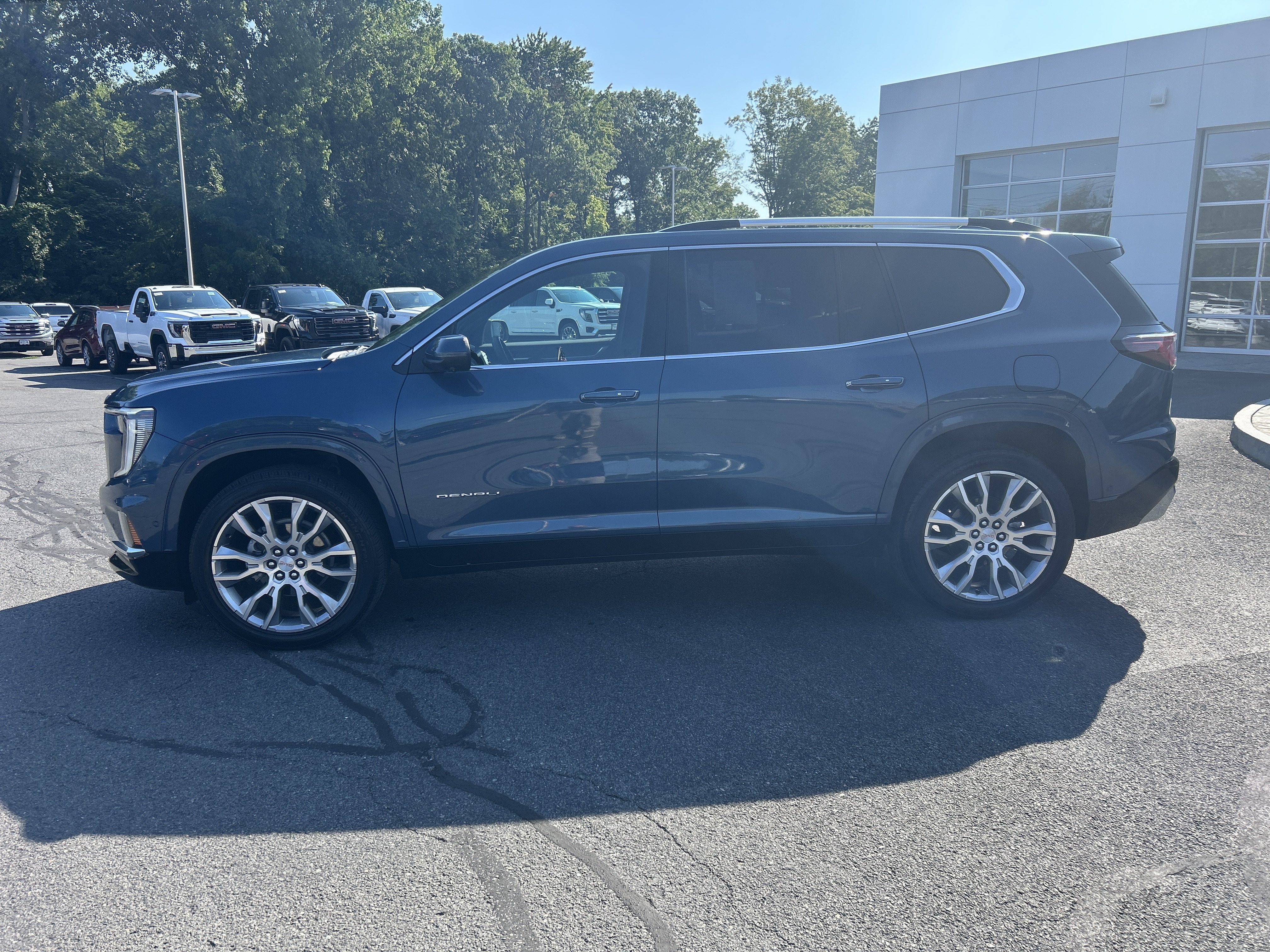 Certified 2025 GMC Acadia Denali w/ Super Cruise Package AWD/4WD image 2