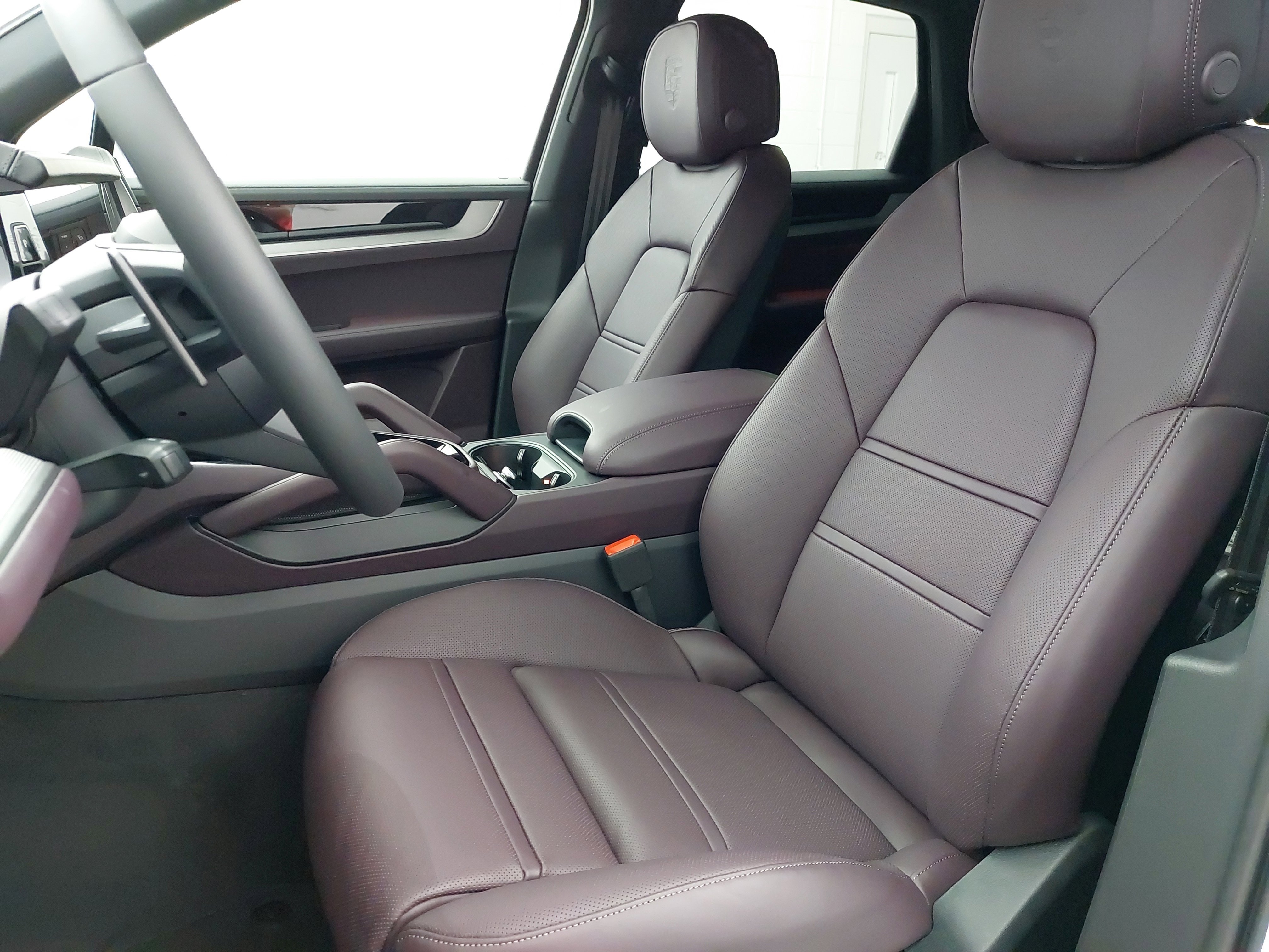 New 2025 Porsche Cayenne image 5