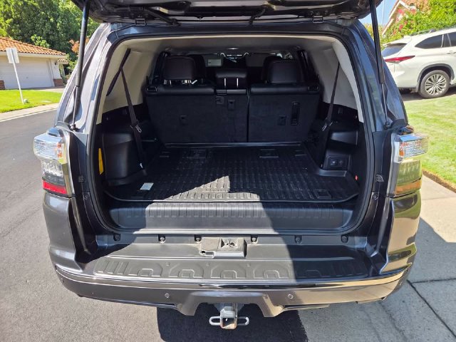 Used 2021 Toyota 4Runner Limited AWD/4WD image 9
