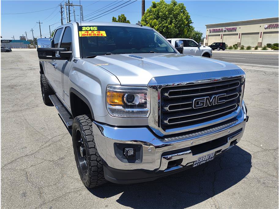 Used 2015 GMC Sierra 2500 SLT w/ Duramax Plus Package AWD/4WD image 3
