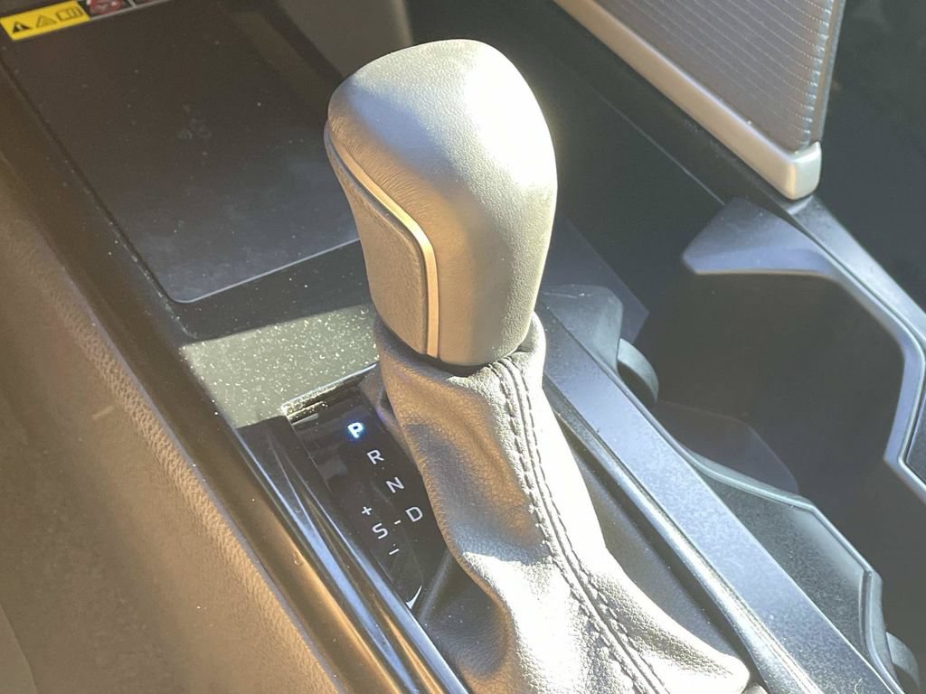 Used 2025 Toyota Camry SE FWD image 40