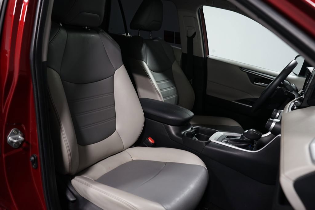 Certified 2021 Toyota RAV4 XLE Premium image 27