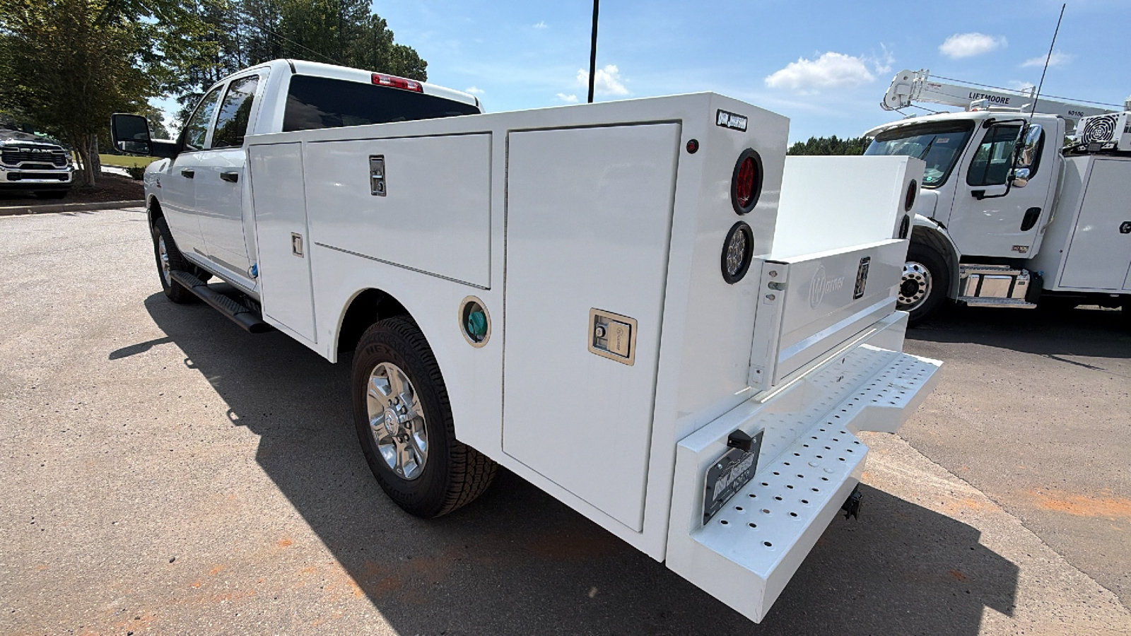New 2026 RAM 3500 Tradesman w/ Chrome Appearance Group A AWD/4WD image 10