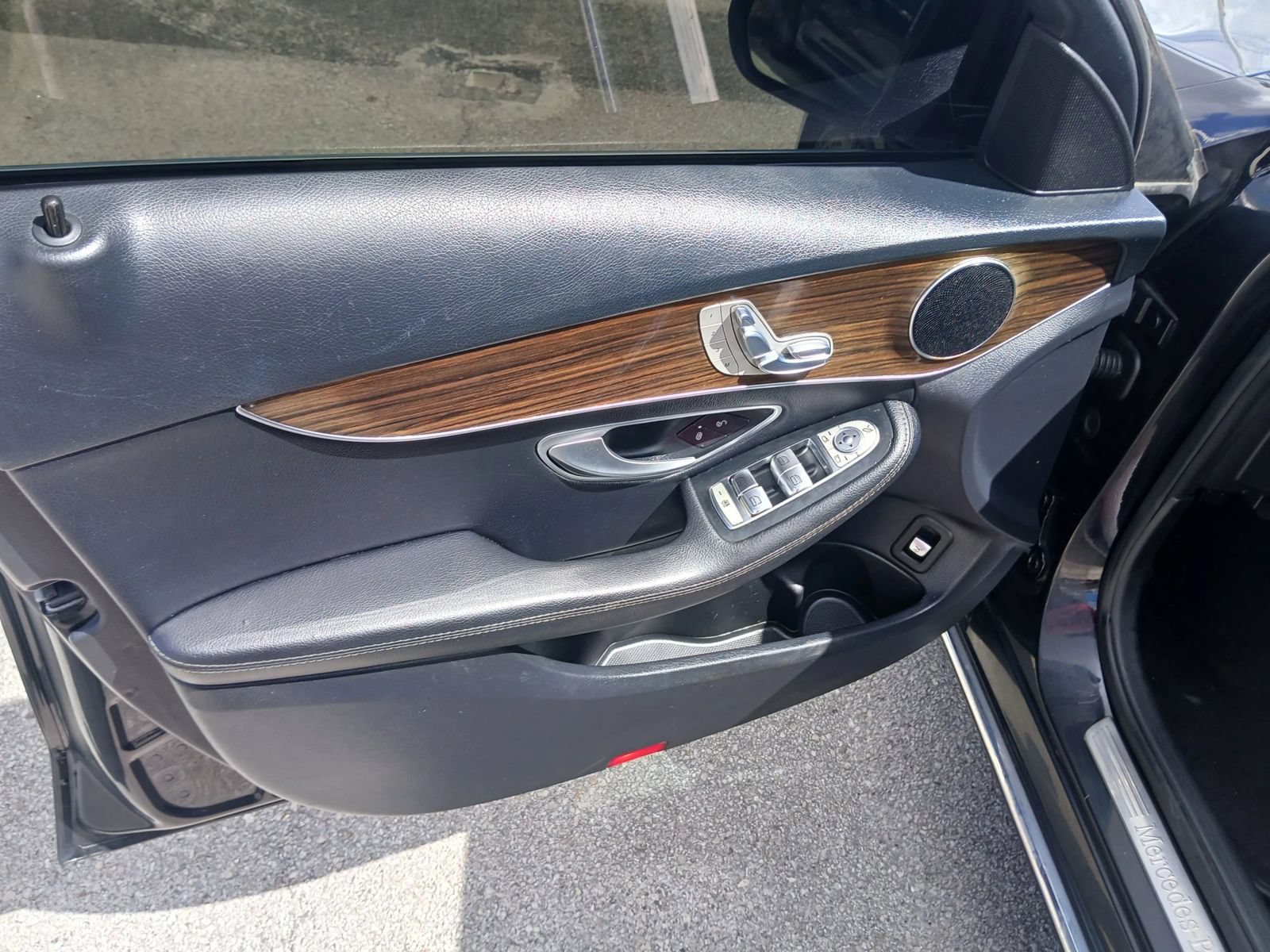 Used 2017 Mercedes-Benz C 300 Sedan w/ Premium 1 Package image 9