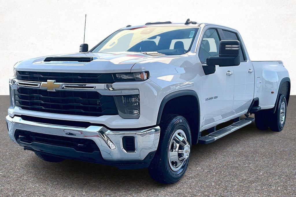 Used 2024 Chevrolet Silverado 3500 LT video 3