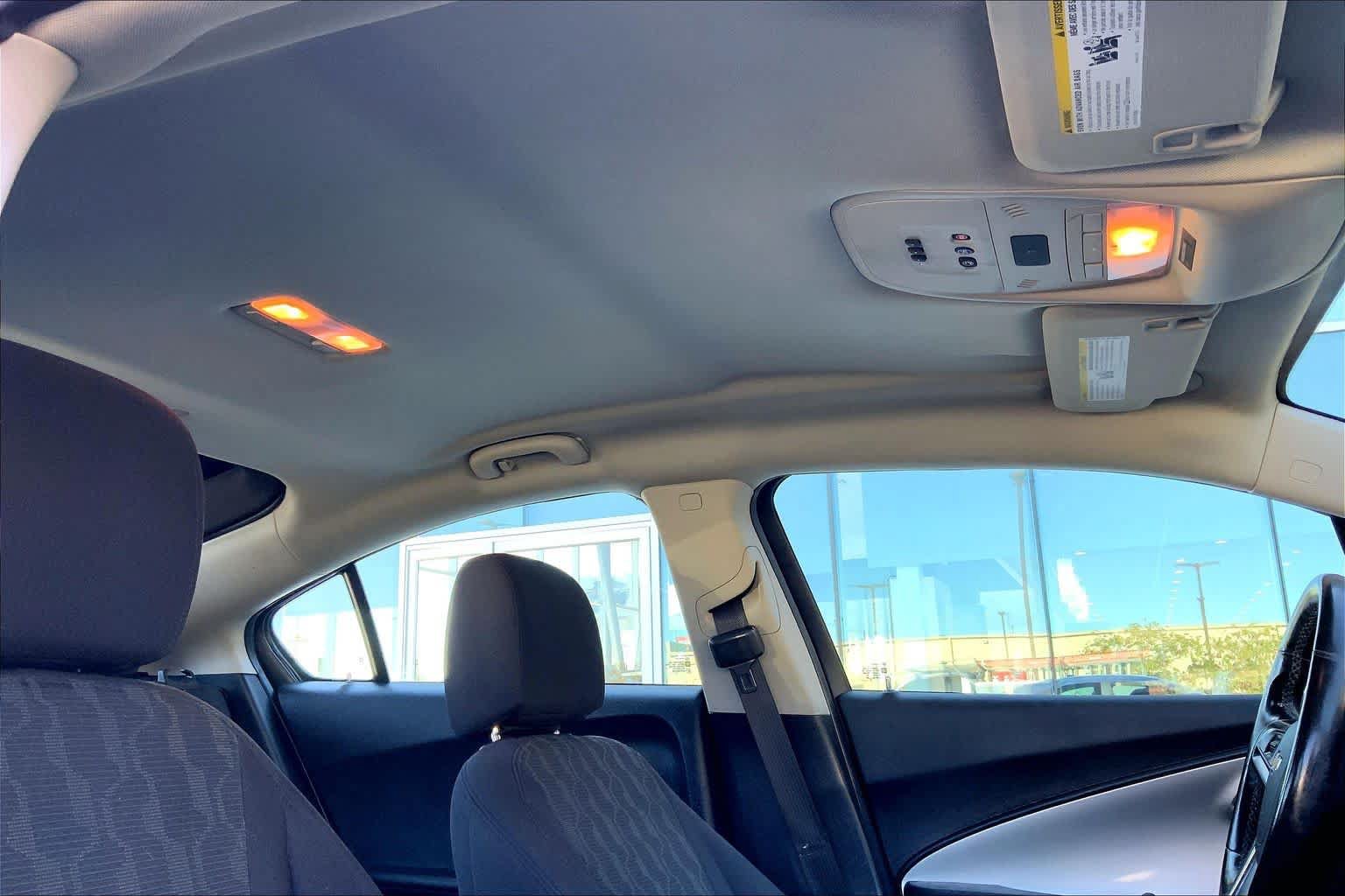 Used 2014 Chevrolet Volt FWD image 13