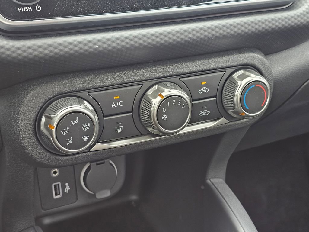 New 2025 Nissan Kicks Play S image 10