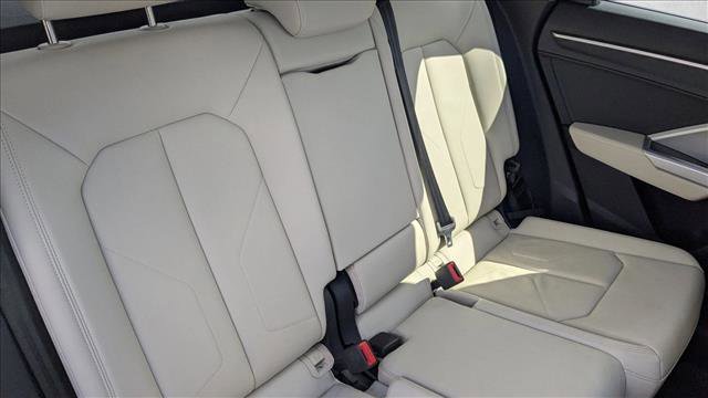 Used 2023 Audi Q3 2.0T Premium Plus w/ Premium Plus Package image 27