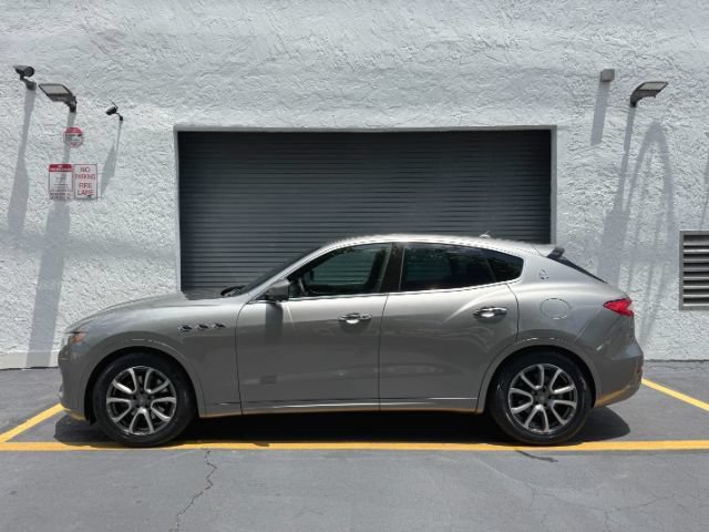 Used 2019 Maserati Levante AWD/4WD image 3