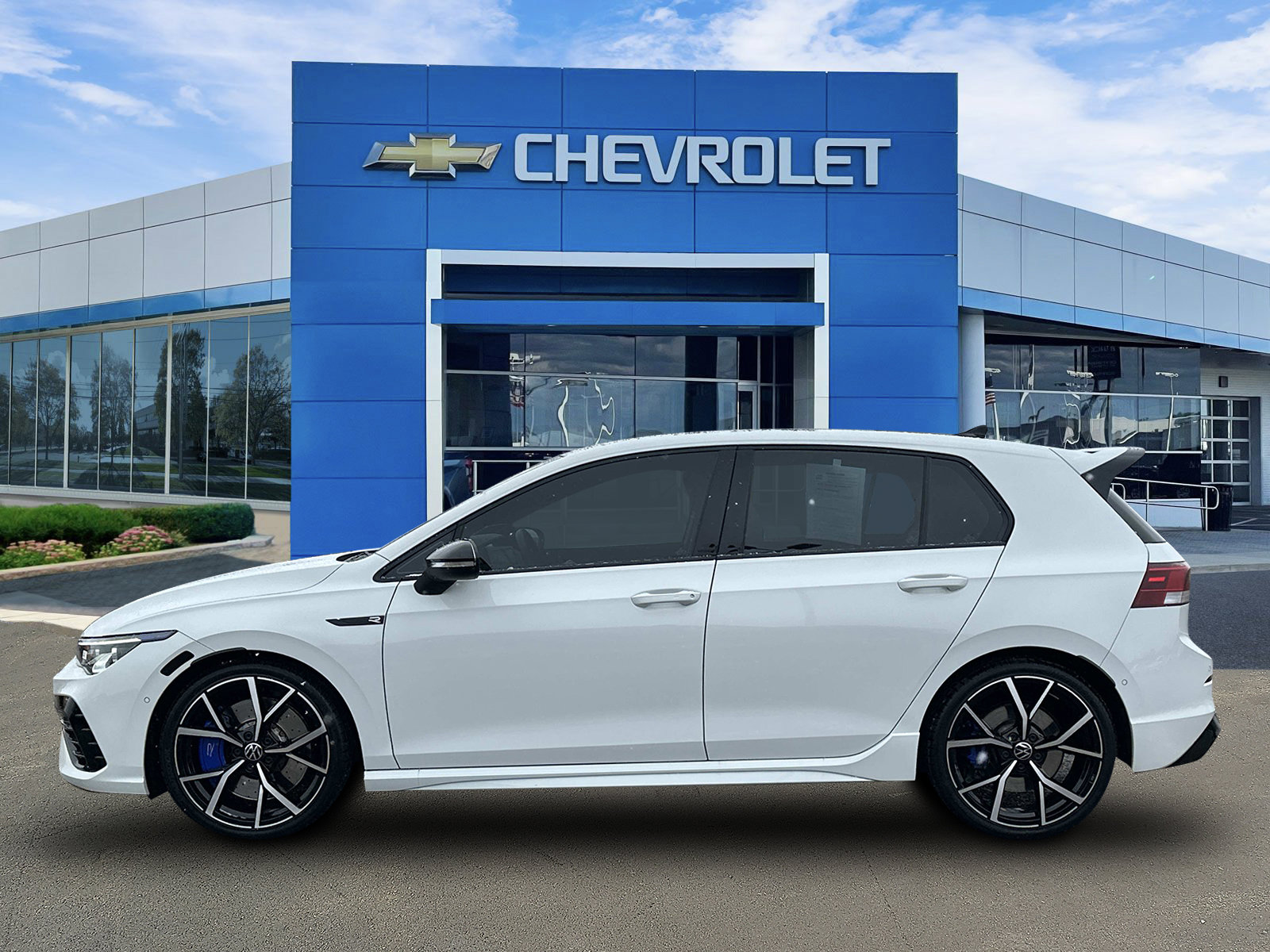 Used 2023 Volkswagen Golf R 2.0T DSG AWD image 2