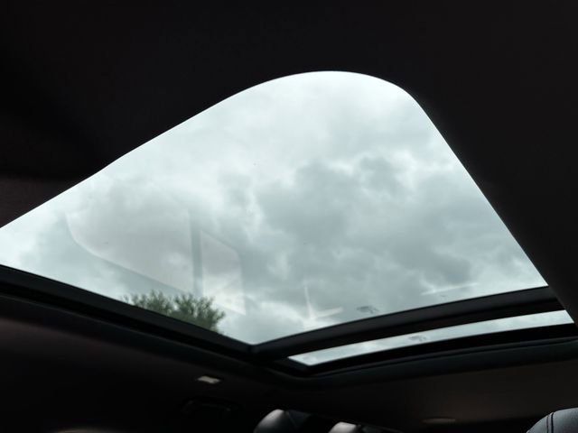 Used 2022 Land Rover Defender 110 X-Dynamic SE AWD/4WD image 28