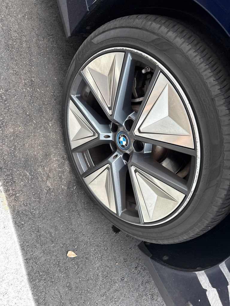 Used 2023 BMW i4 eDrive35 w/ Premium Package RWD image 4